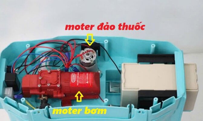 Bình xịt điện Oshima LI20R pin có chức năng đảo thuốc
